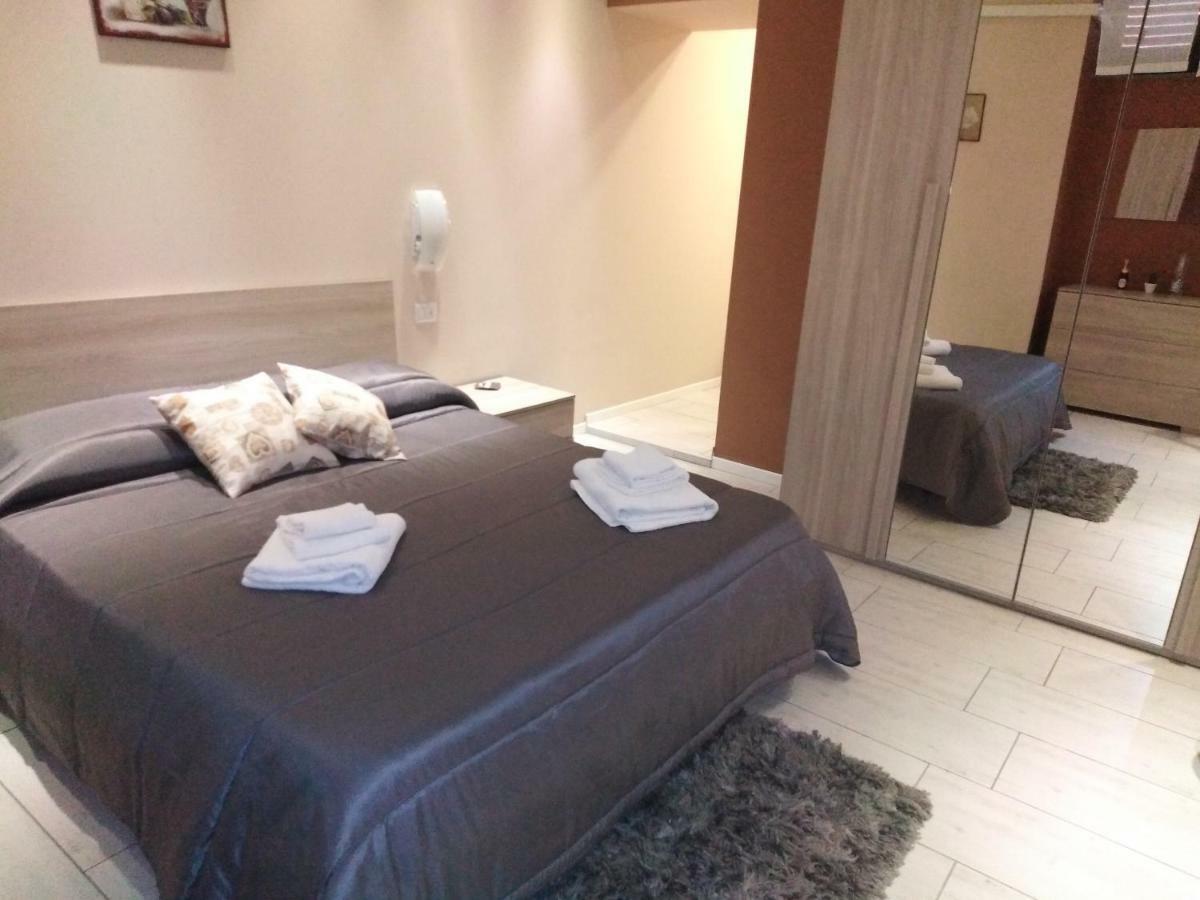 Primo Hotel 卡塔尼亚 外观 照片